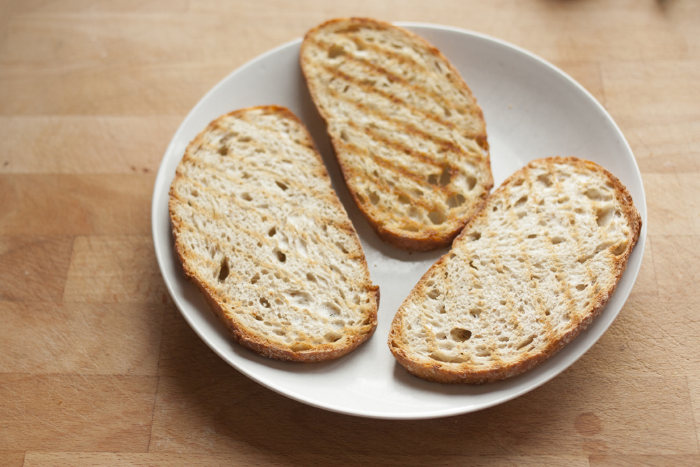rougeimaginaire: "recept: toast met ei en rucola"